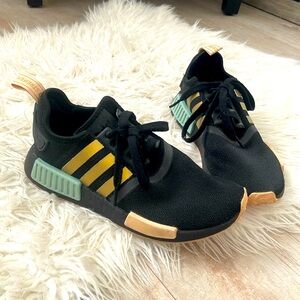 EUC Adidas boost sneakers